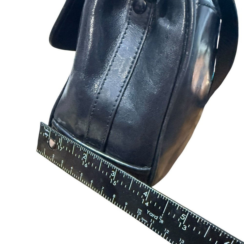 Portofino Collection Black Genuine Leather Croc-Embossed Crossbody Bag - Picture 3 of 16